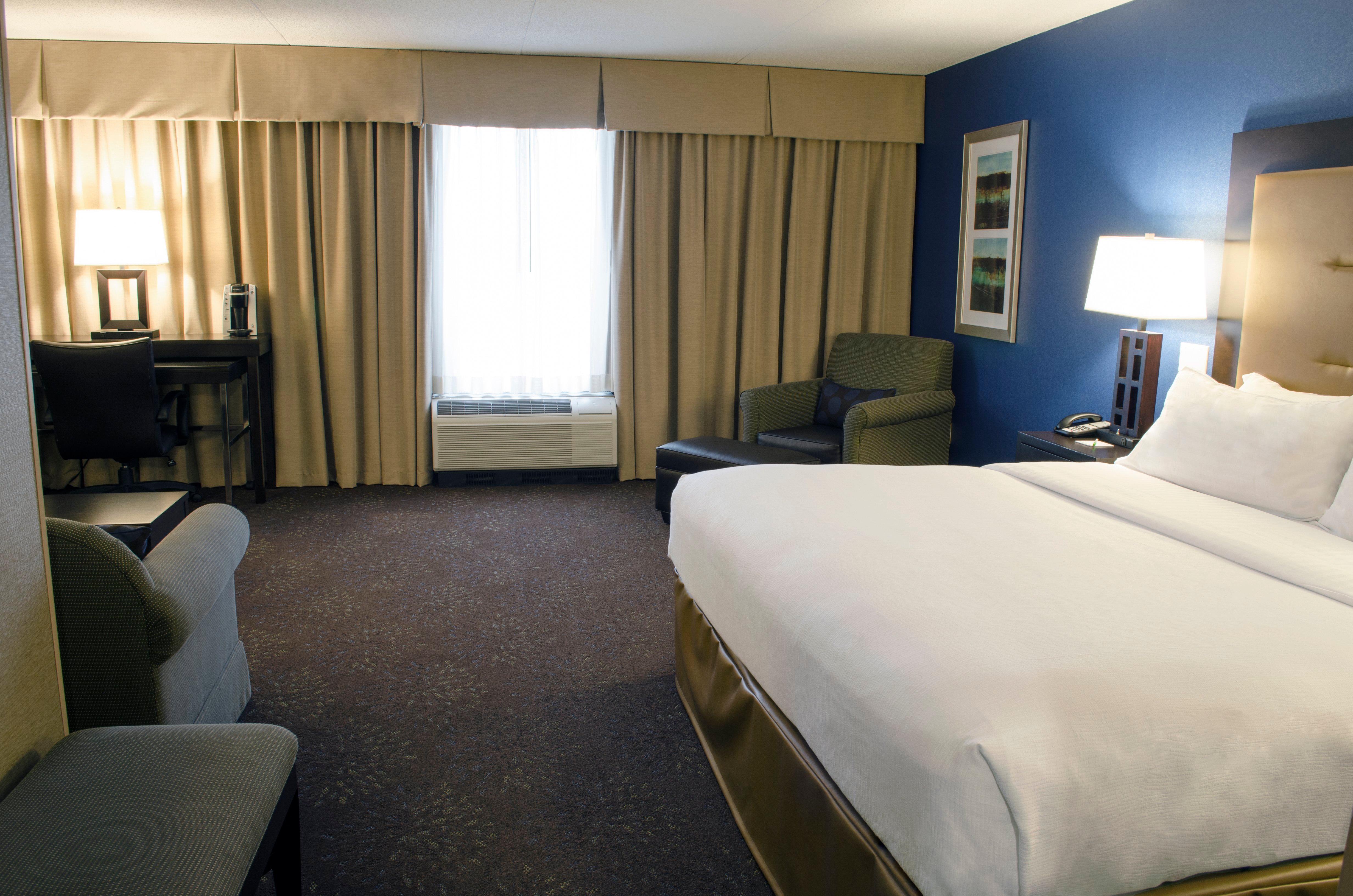 Holiday Inn Fargo By Ihg Exterior photo
