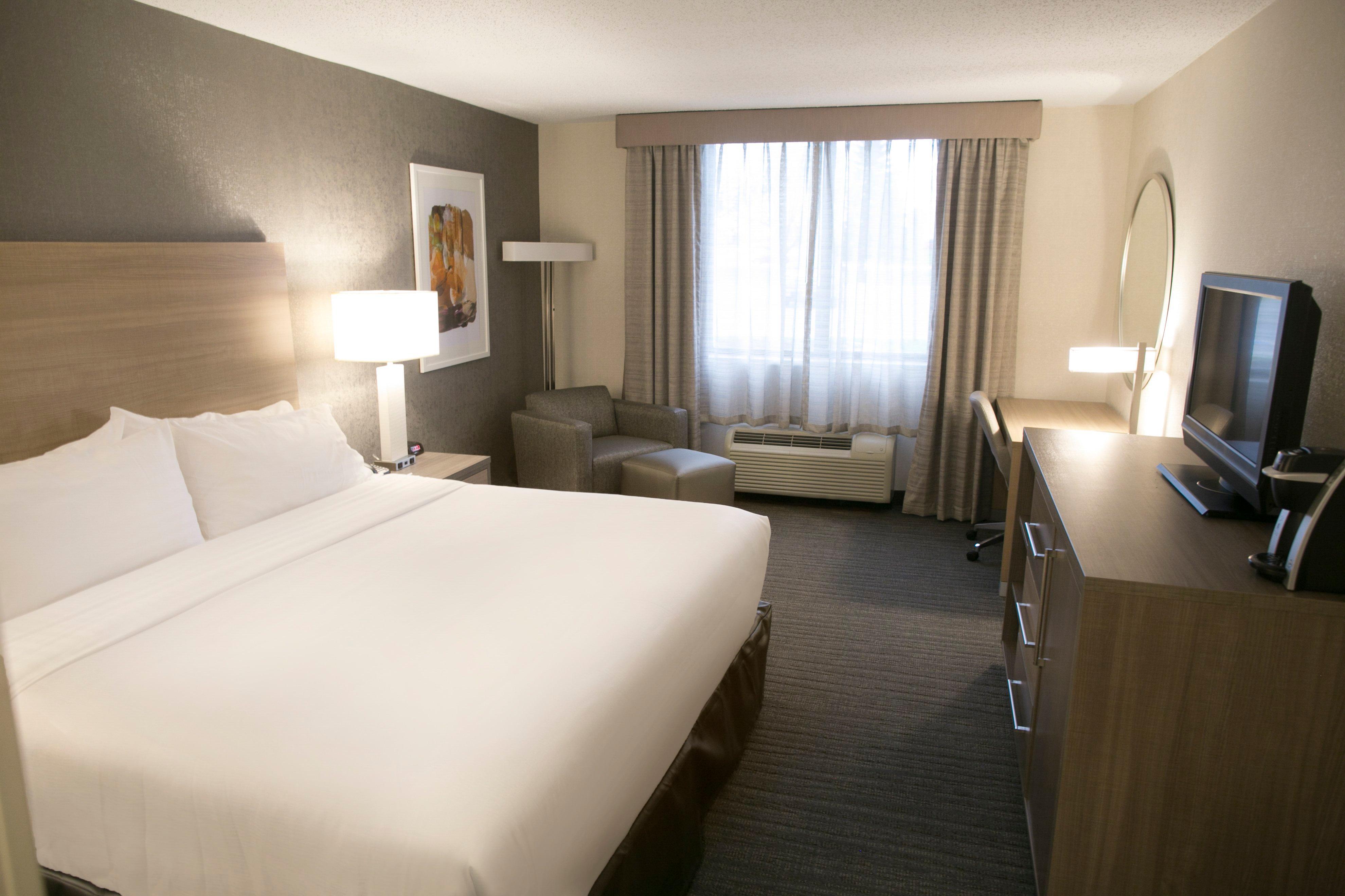Holiday Inn Fargo By Ihg Exterior photo