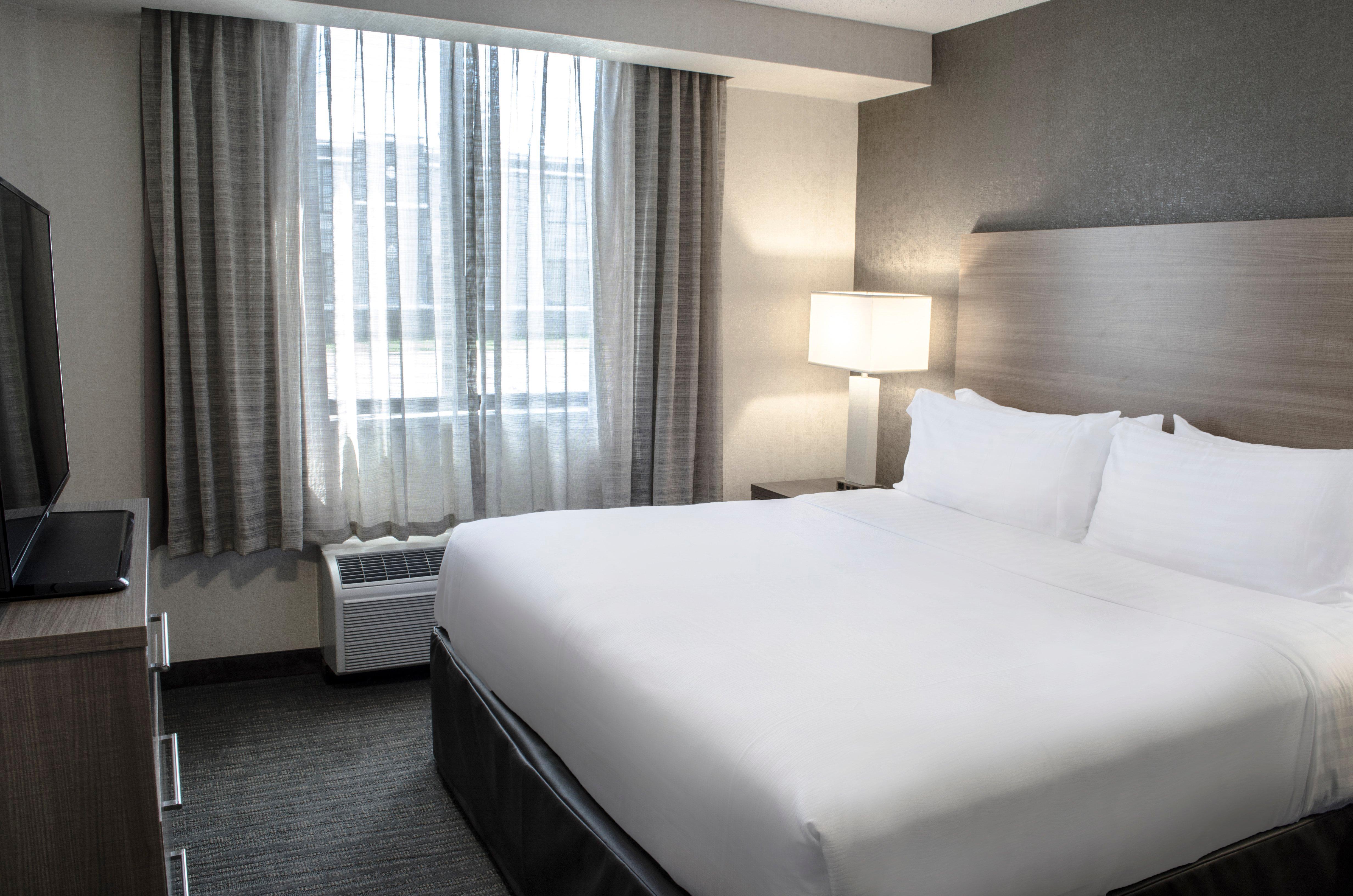 Holiday Inn Fargo By Ihg Exterior photo
