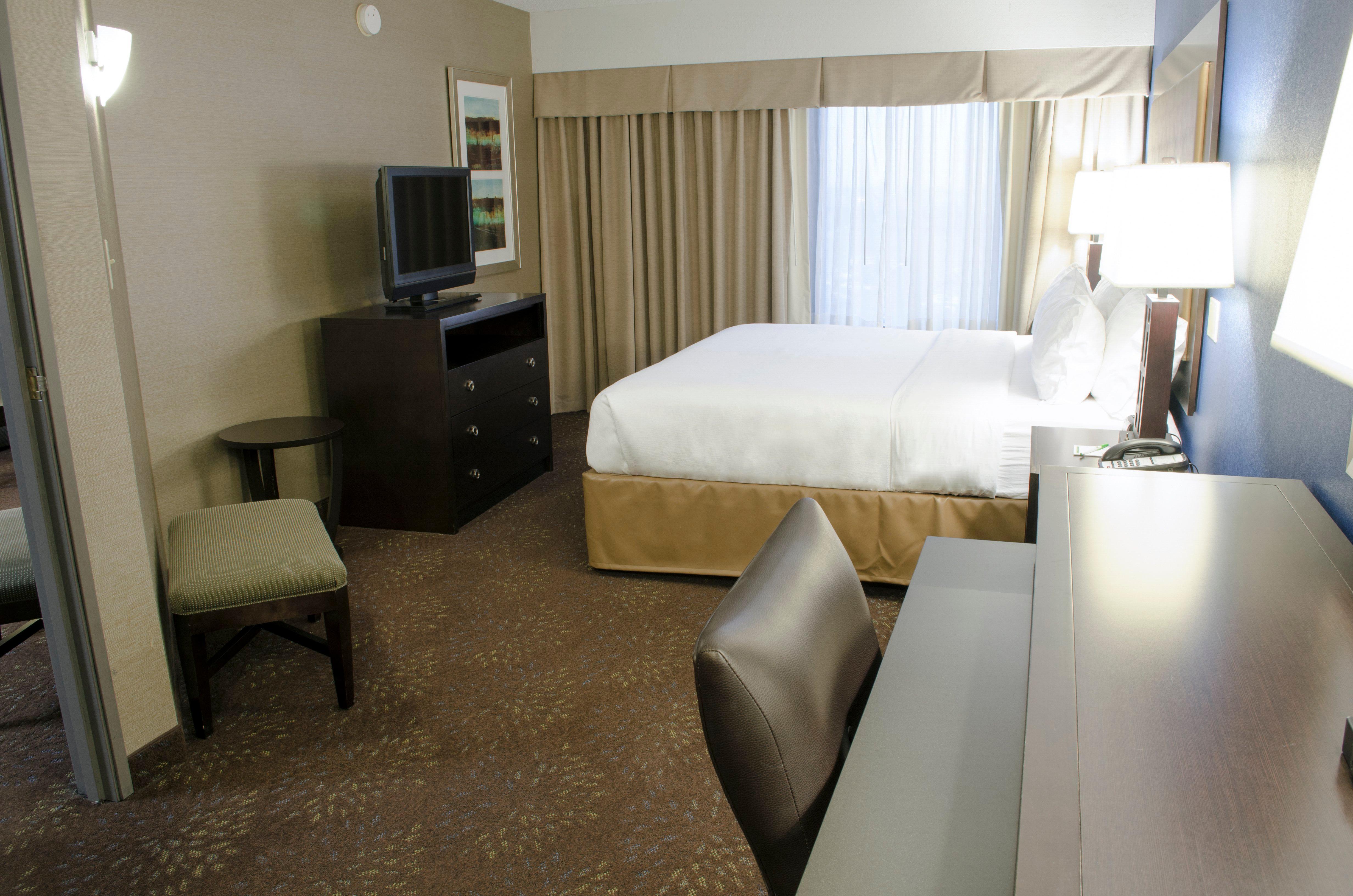 Holiday Inn Fargo By Ihg Exterior photo